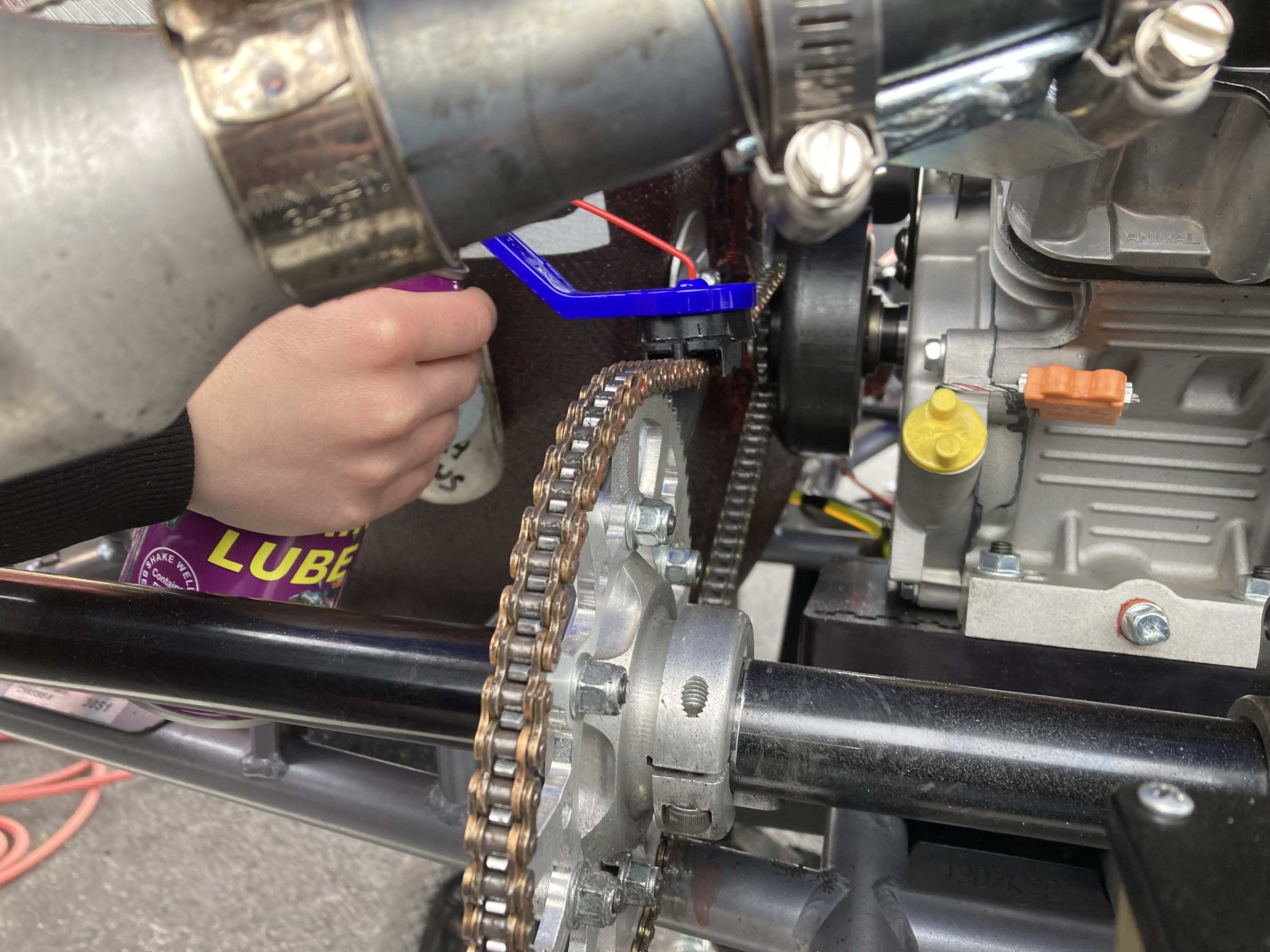 Oinker for karts chain lube tool